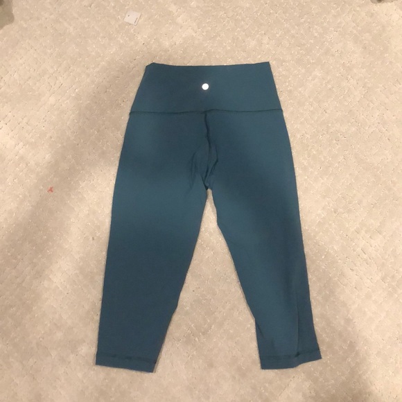 Lululemon - Picture 2 of 4